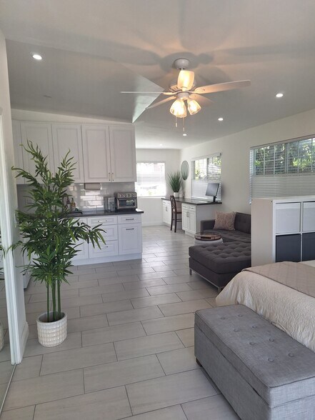 Building Photo - 4361 Camero Ave