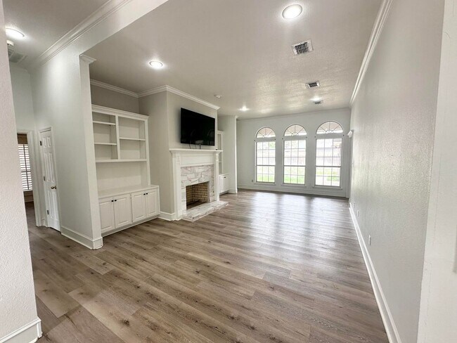 Building Photo - Gorgeous Home For Rent
