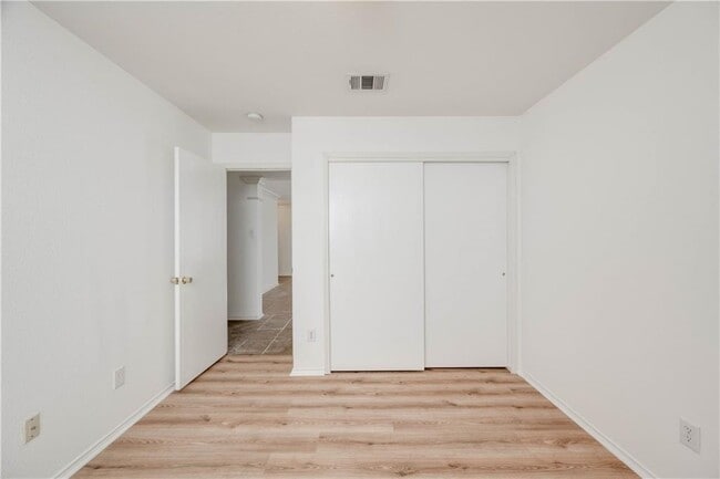 Building Photo - 13316 Thome Valley Dr