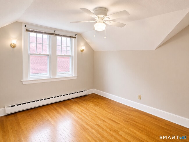 Building Photo - 386 Brightwood Ave