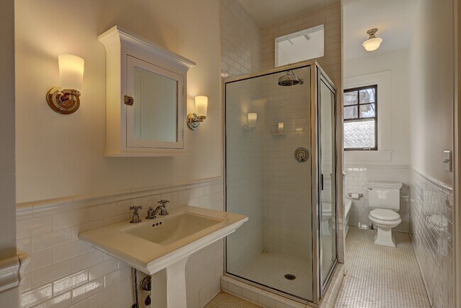 Bath with Rain Shower and Soaking Tub - 75 17th St NE