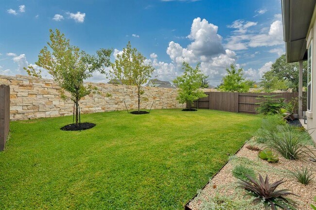 Building Photo - 601 C-Bar Ranch Trl