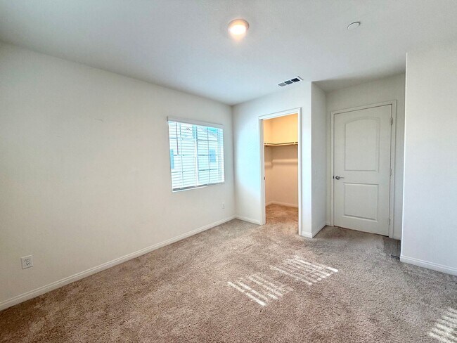 Building Photo - Solar Powered 4 Bedroom 3.5 Bath Sagewood Home with Private Casita & 3 Car Garage