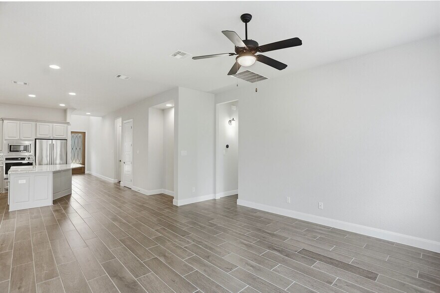 Building Photo - 11330 Cottage Grove