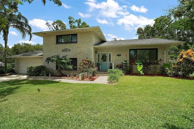 Primary Photo - BEAUTIFUL 4BED 2BATH HOME WITH DETACHED OF...
