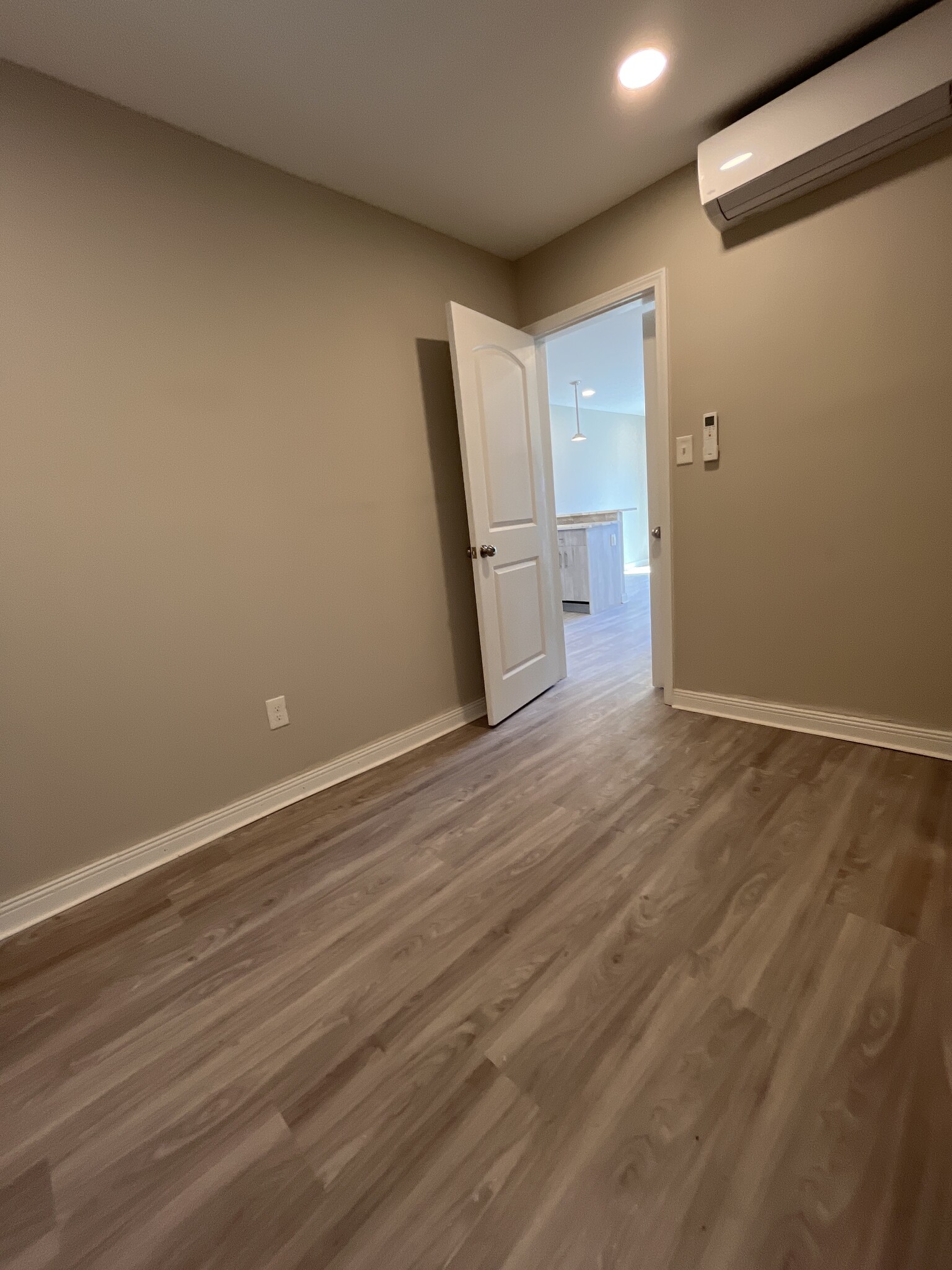 Building Photo - 101 S Victoria Ave