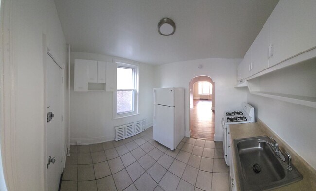 Building Photo - Beautiful West Philadelphia Porch Front