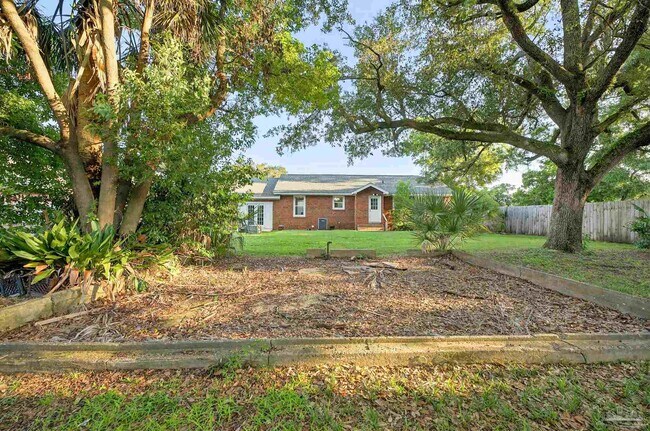 Building Photo - 1410 W Gregory St