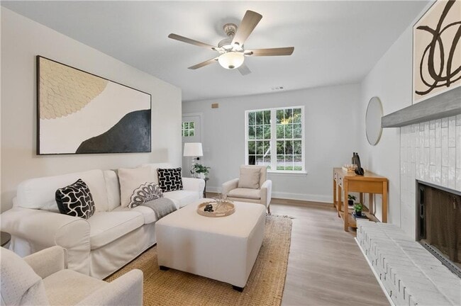 Building Photo - 180 Summit Ave SE