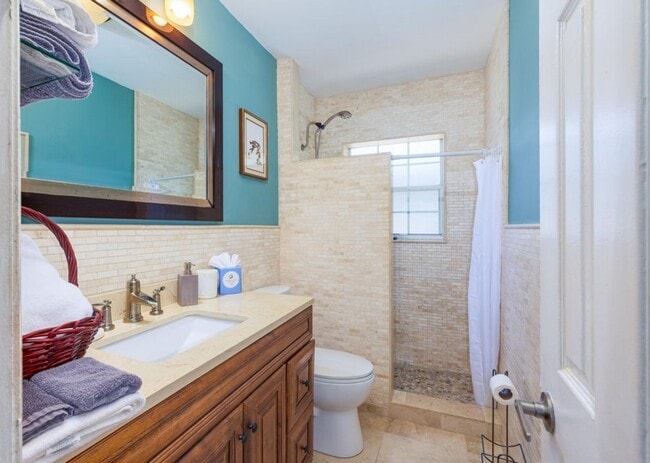 Building Photo - 145 SE 3rd Ave