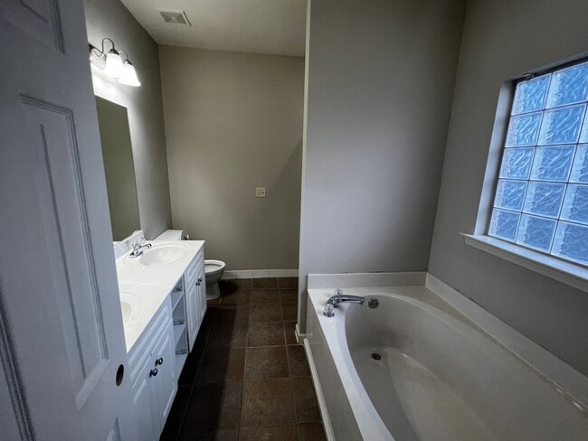 Building Photo - Coming Soon- Available August 3, 2025. Moody’s Avalon Subdivision 3 BR / 2  Bath