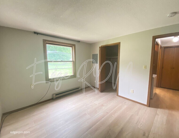 Building Photo - 306 Cedar Crest Dr