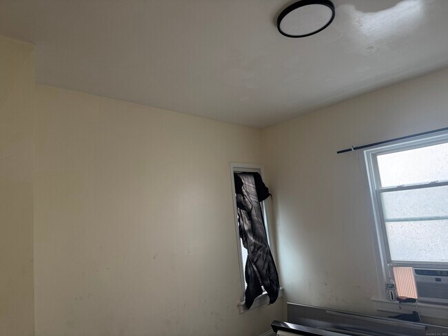 Building Photo - 190 Whitney Ave