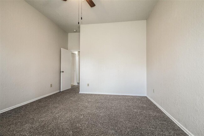 Building Photo - 8808 NW 85th Pl