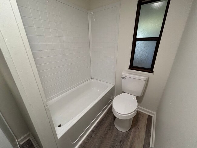 Building Photo - FOR RENT