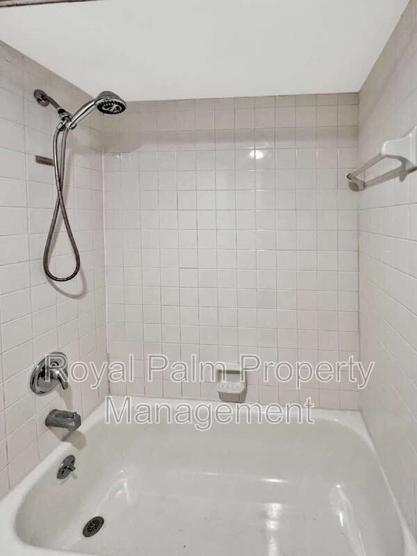 Building Photo - 5241 Cedarbend Dr
