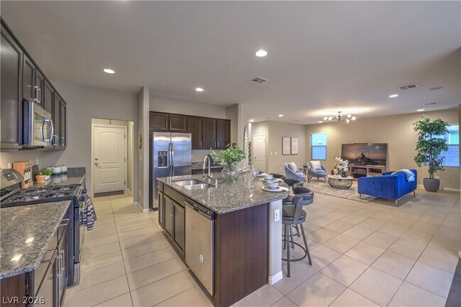 Building Photo - 3213 Molinos Dr