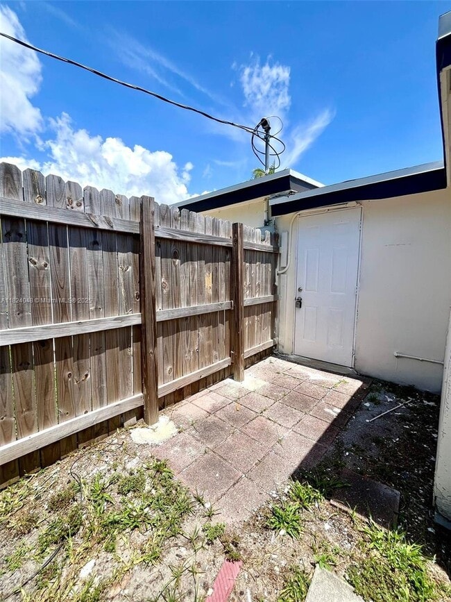Building Photo - 1666 NE 183rd St