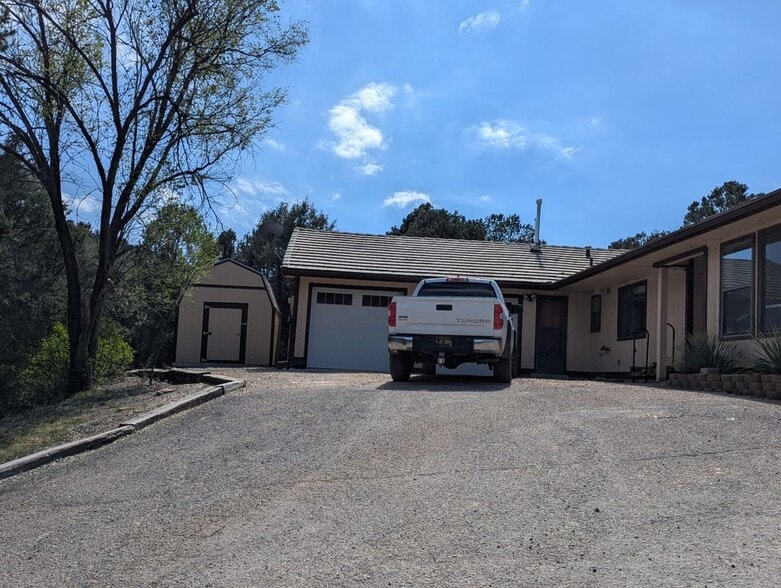 Building Photo - 4 Cavaletti Ct