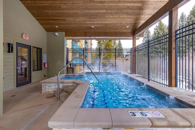 Building Photo - 455 Village Rd