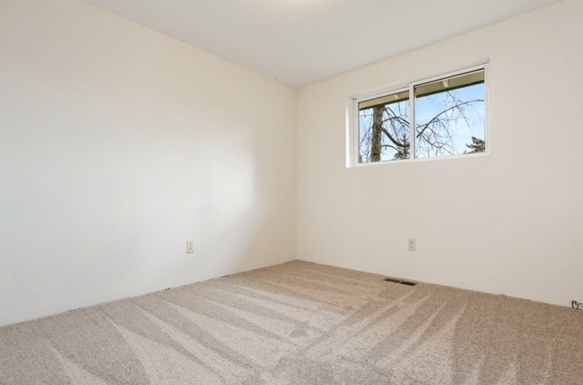 Building Photo - Beautifully Updated 4BR Split-Level Home i...