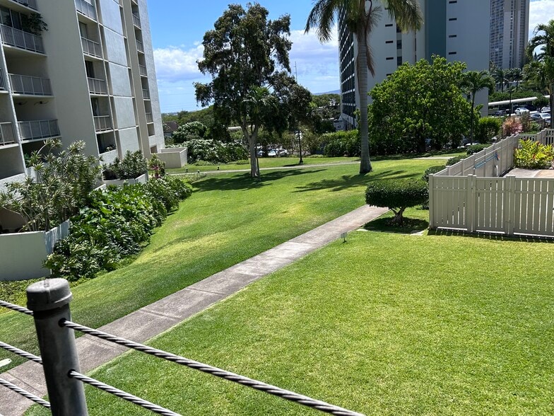 Building Photo - 98-410 Koauka Loop