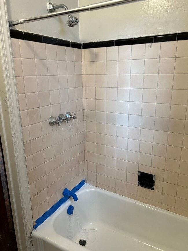 Building Photo - NELSON