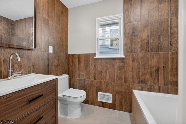 Building Photo - 414 15th Ave