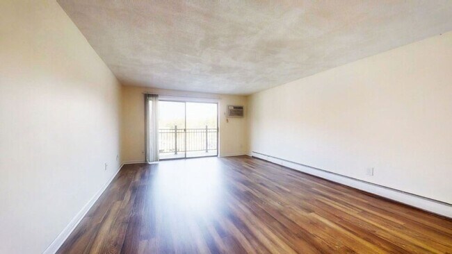 2-Bed w/ h & hw - 2-Bed  w/ h & hw