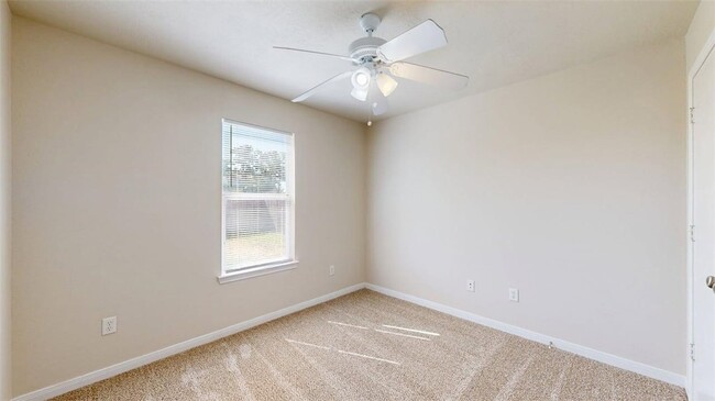 Building Photo - 4140 McFarland Dr