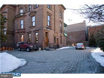 Building Photo - 2201 Green St