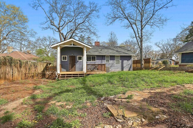 Building Photo - Updated 3BR Home with Large Yard Near Grant Park and Summerhill