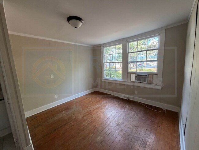 Building Photo - 3 Bedroom Home Available in Columbia