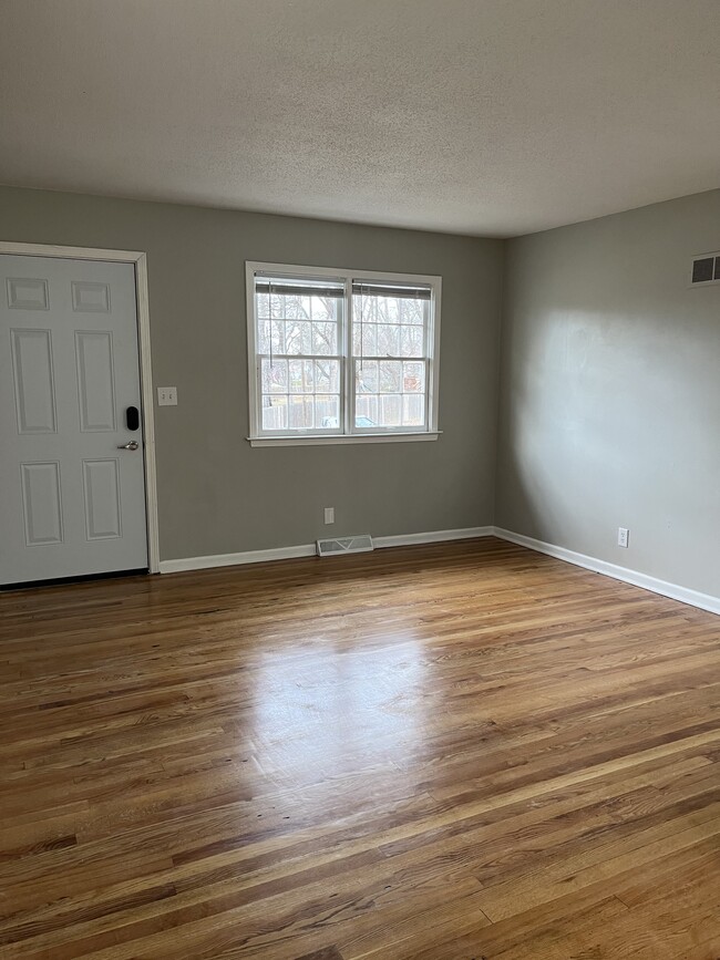 Unit H living room - 5947 Raytown Rd