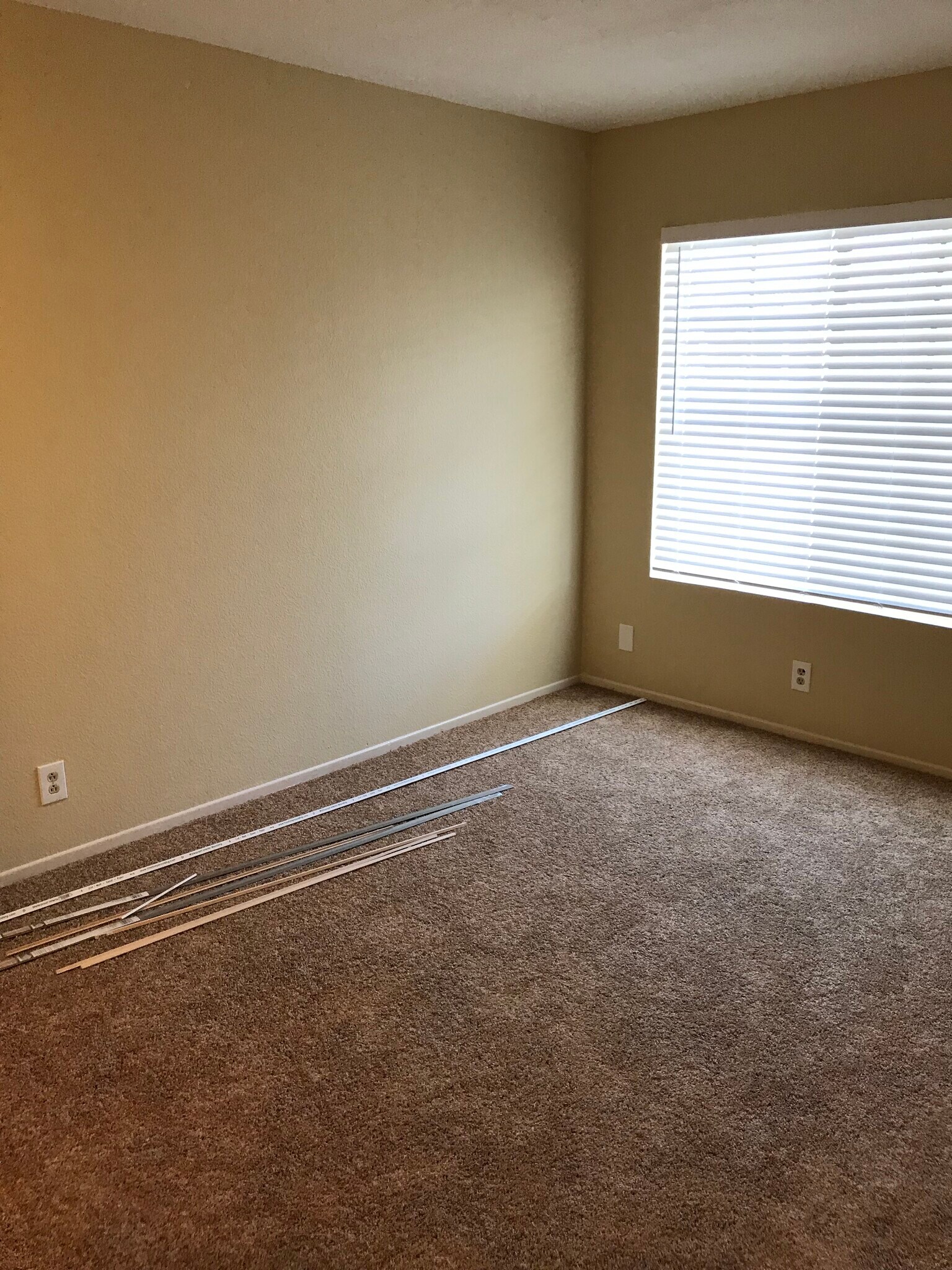 Building Photo - 10910 Summerdale Way