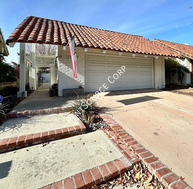 Primary Photo - 3 Bed, 2 Bath Single Story House for lease...