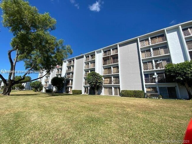 Building Photo - 8560 N Sherman Cir