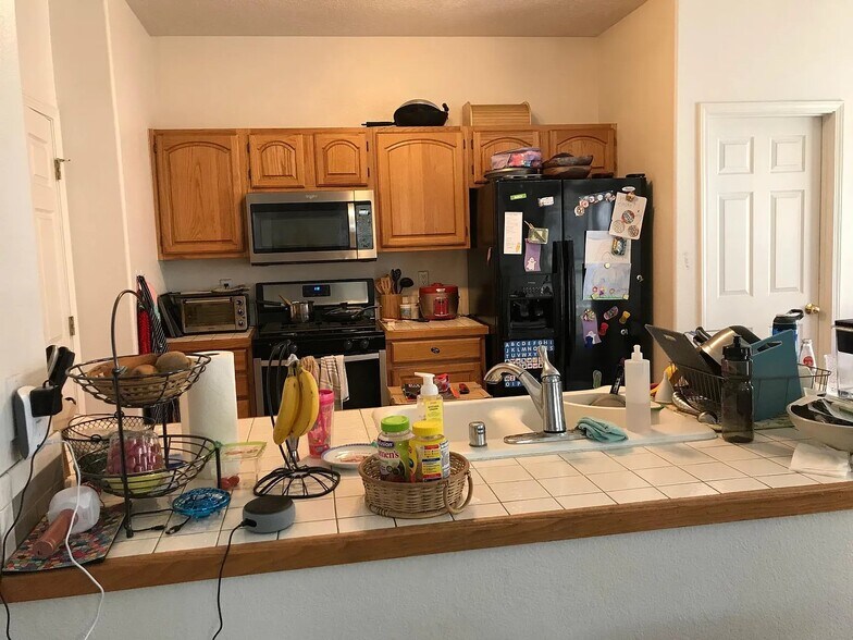 Building Photo - 8020 Brittany Ave NE