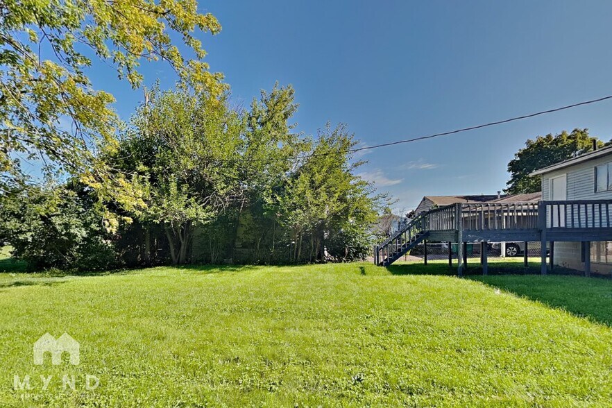 Building Photo - 217 Parkdale Dr