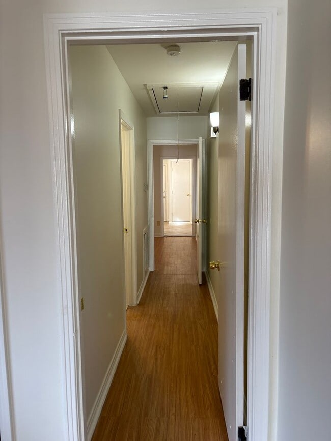 Building Photo - 412 S Murat St