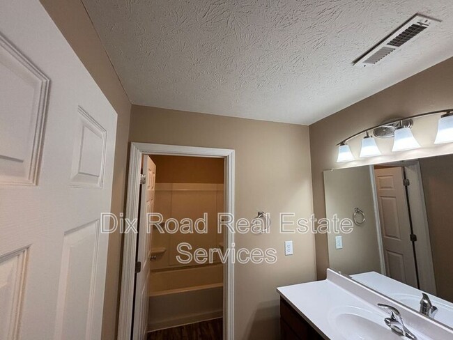 Building Photo - 2516 Resor Rd