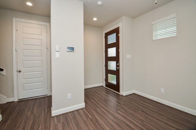 Building Photo - 9821 Prairie Garden Ln