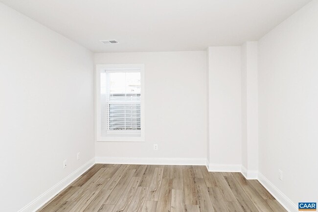 Building Photo - 2405 Anlee Rd