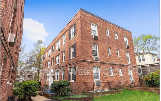 Building Photo - 4491 MacArthur Blvd NW