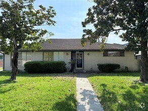 Building Photo - 9227 Fordshire Dr