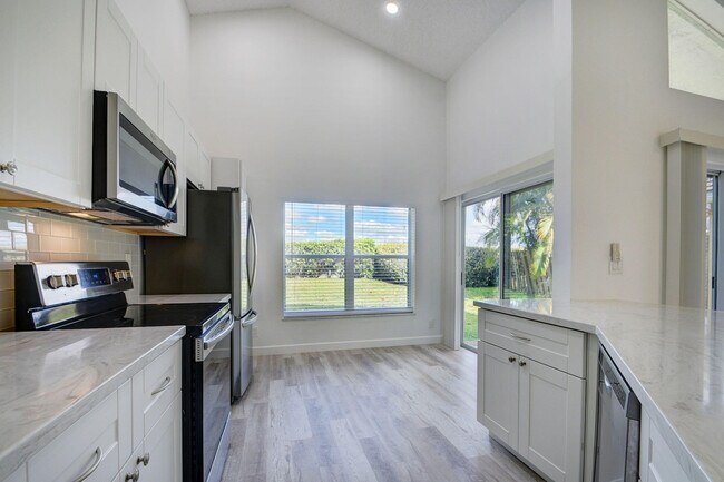Building Photo - 7390 Ashley Shores Cir