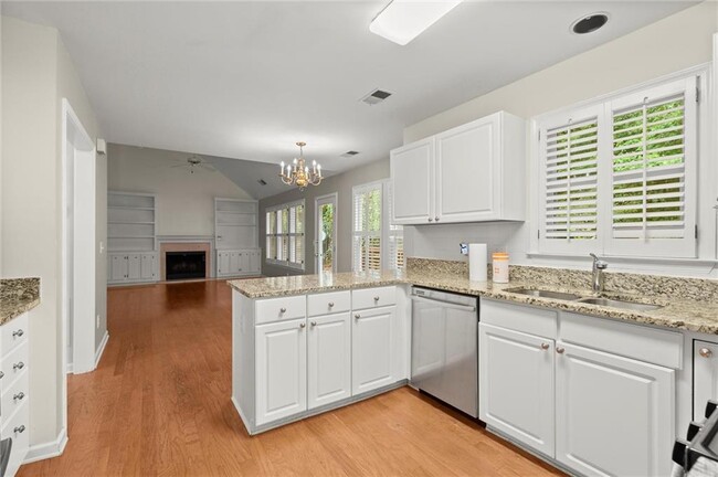 Building Photo - 1158 Manor Crest Ct NE