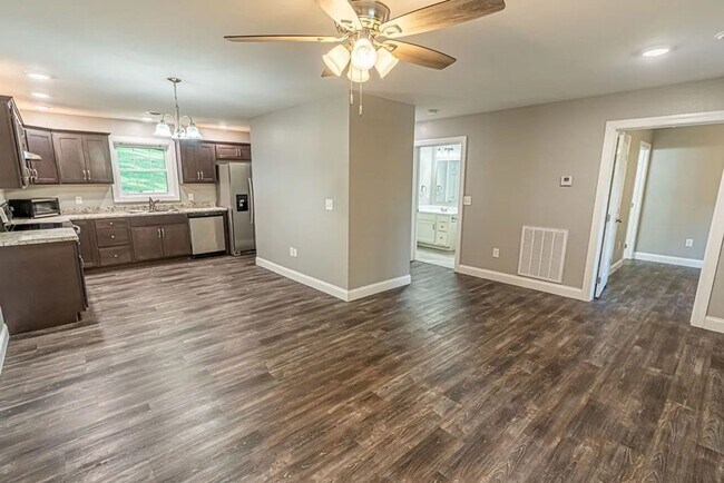 Building Photo - Eastern Eight- Bristol, VA- SFH