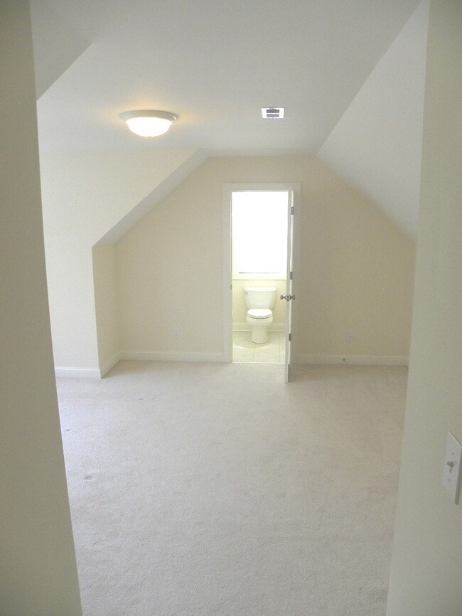 Building Photo - Absolutely beautiful home at the Cottages ...