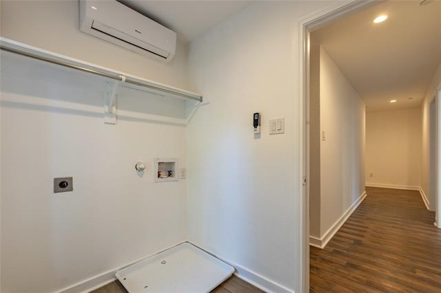 Building Photo - 2134 Lucas Dr